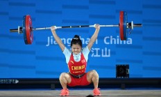 OG真人平台:举重亚锦赛：赵金红包揽女子45公斤级三项冠军 打破抓举世界纪录