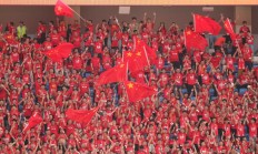 OG真人官网:追光 | 国足再战沙特，熬夜也值得！